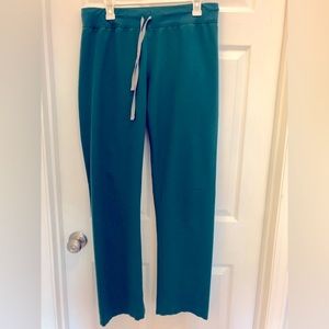 Figs Women’s Hunter Green Livingston Medium Tall Pants